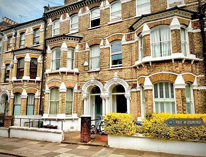 2 Bedroom Flat To Rent In Battersea, London, SW11