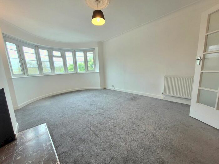 4 Bedroom Flat To Rent In Beaufort Park, London, NW11