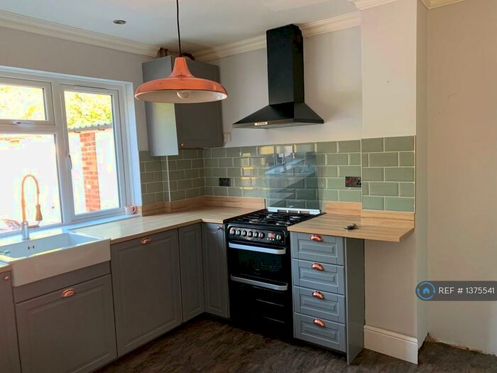 2 Bedroom Maisonette To Rent In Lichfield Road, Sutton Coldfield, B74