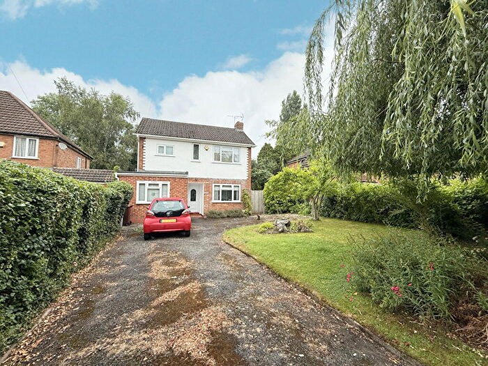 3 Bedroom Detached House For Sale In Ulverley Green Road, Solihull, B92