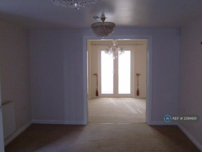 5 Bedroom Detached House To Rent In Lilac Court, Leeds, LS14