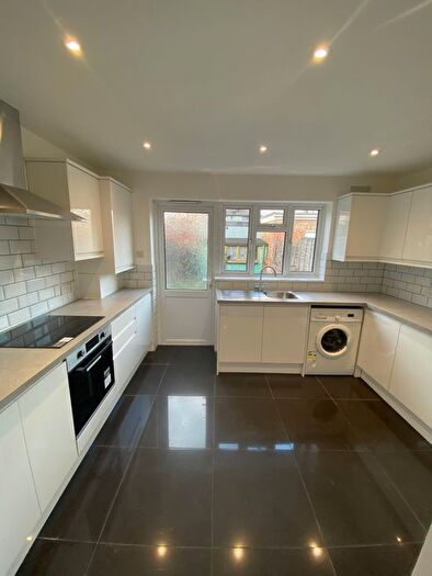 2 Bedroom Property To Rent In Bedroom House – Woodlands Road, Edmonton, N9