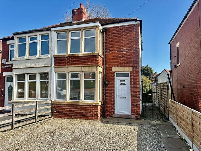 2 Bedroom Semi Detached House To Rent In Kingscote Drive, Blackpool, FY3