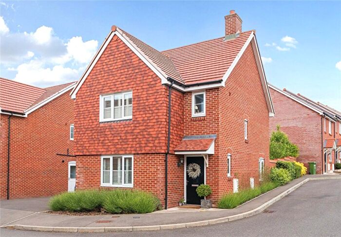 3 Bedroom Detached House For Sale In Rhodes Way, Billingshurst, RH14
