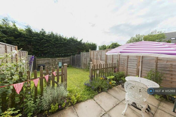 3 Bedroom Terraced House To Rent In Somerville Rise, Bracknell, RG12