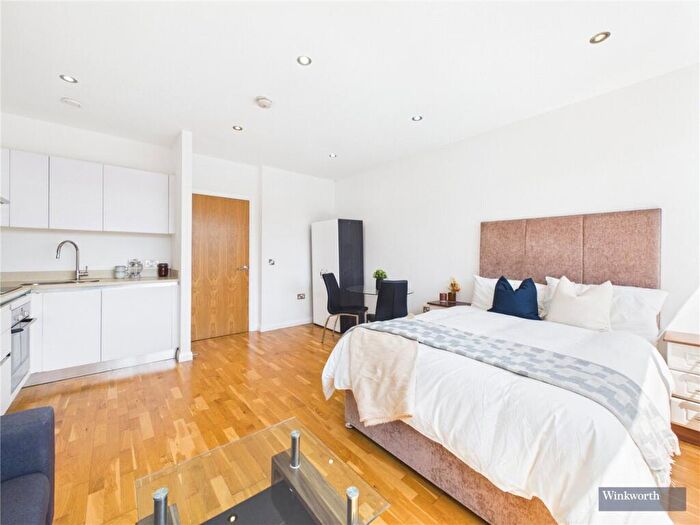 Studio For Sale In Peterborough Road, Harrow, HA1