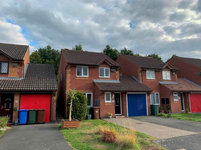 3 Bedroom Link Detached House To Rent In Ravencroft, Bicester, OX26