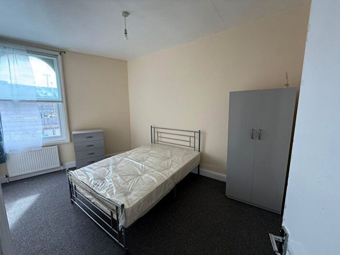 2 Bedroom Flat To Rent In Albert Road, E16