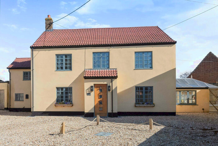 4 Bedroom House To Rent In Dereham Road, IP25