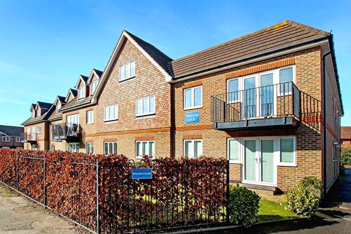 2 Bedroom Apartment For Sale In Woodlands Avenue, Rustington, Littlehampton, BN16