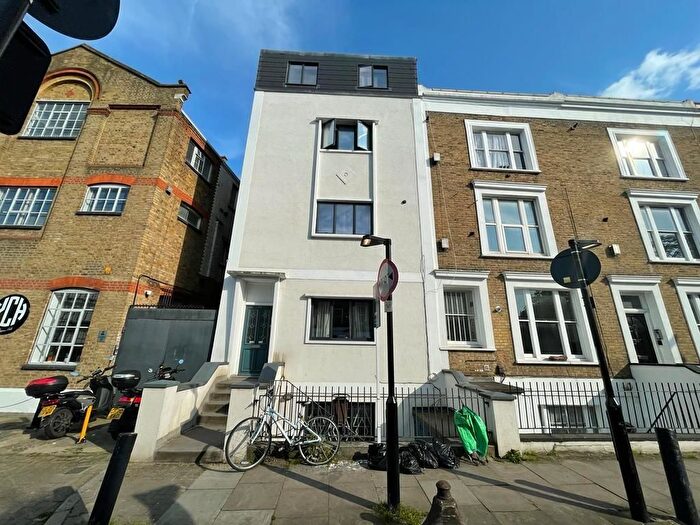 2 Bedroom Flat For Sale In Marlborough Road, Upper Holloway, N19
