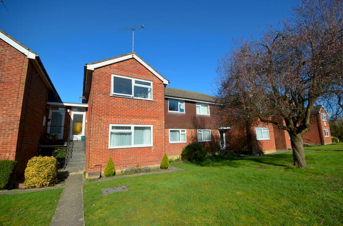 2 Bedroom Apartment To Rent In Alfred Road, Farnham, Surrey, GU9