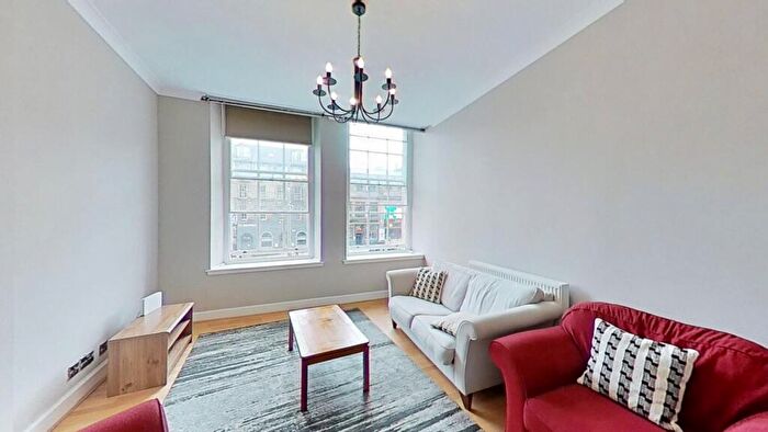 3 Bedroom Flat To Rent In Union Place, Edinbur/ Union Place, Edinburgh, EH1