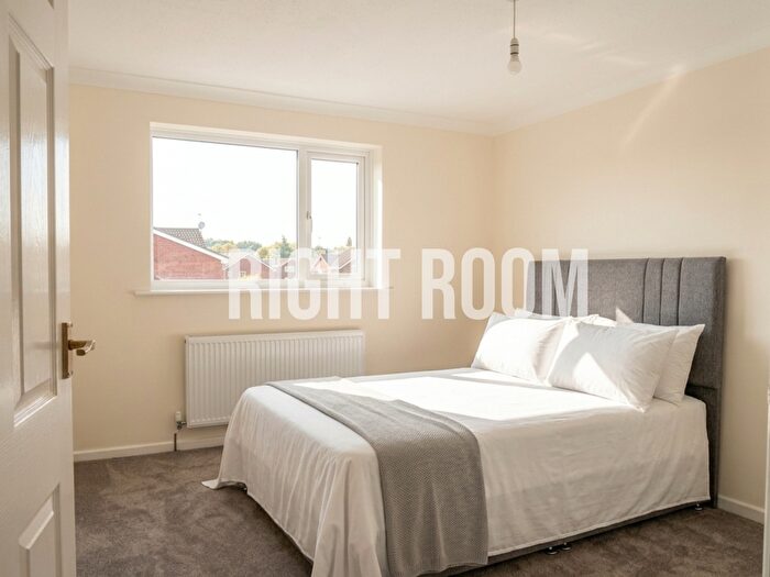 2 Bedroom Detached House To Rent In Bedroom House, Pimpern Close, Poole, BH17