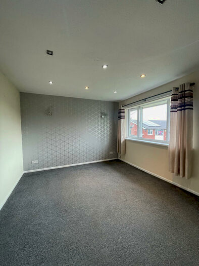 2 Bedroom House To Rent In Tarvin Close, Briercliffe, BB10