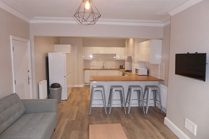 4 Bedroom Semi-detached House To Rent In Marlborough Road, Beeston, NG9
