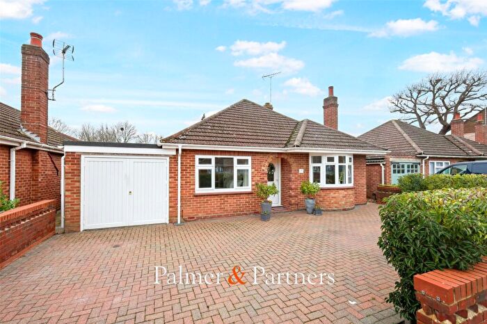 3 Bedroom Bungalow For Sale In The Commons, Prettygate, Colchester, Essex, CO3