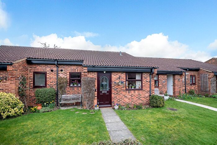 2 Bedroom Terraced Bungalow For Sale In Mandelyns, Northchurch, Berkhamsted, HP4