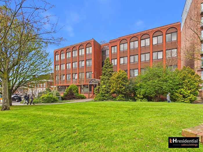 Studio To Rent In Shenley Road, Borehamwood, WD6