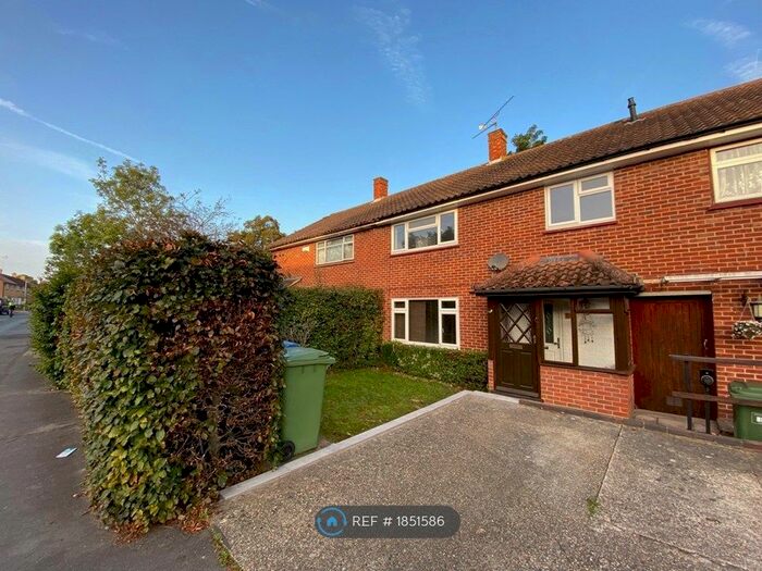 3 Bedroom Terraced House To Rent In Moordale Avenue, Bracknell, RG42