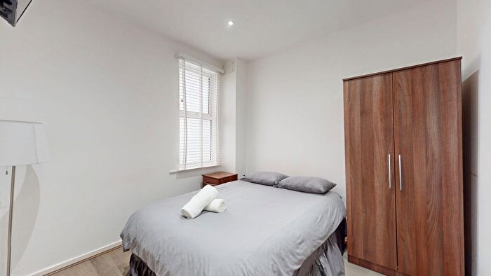 Studio To Rent In Blenheim Gardens, London, NW2