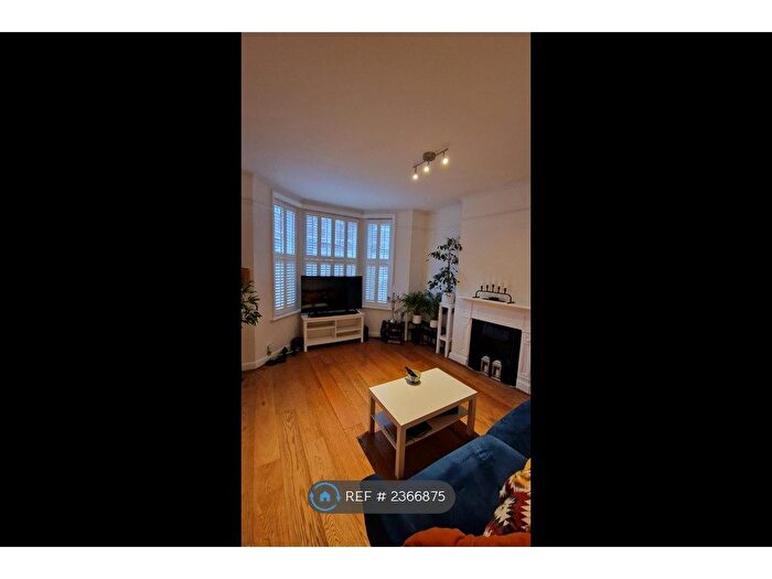1 Bedroom Flat To Rent In Elmhurst Mansions, London, SW4