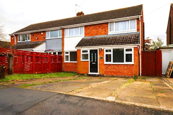 4 Bedroom Semi-Detached House To Rent In Riston Close, Leicester, LE2