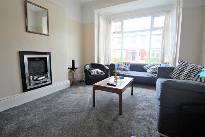 4 Bedroom Terraced House To Rent In Estcourt Avenue, Headingley, Leeds, LS6