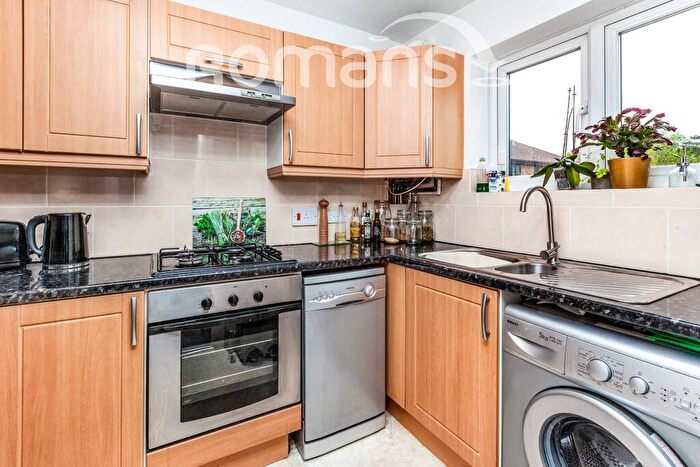 1 Bedroom Flat To Rent In Imperial Court, Imperial Road, Windsor, SL4