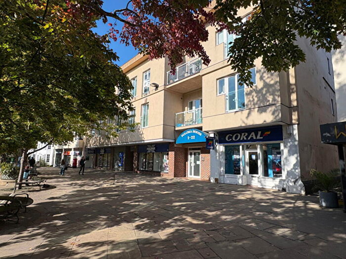 2 Bedroom Flat For Sale In Dulcima House, Carfax, Horsham, West Sussex., RH12