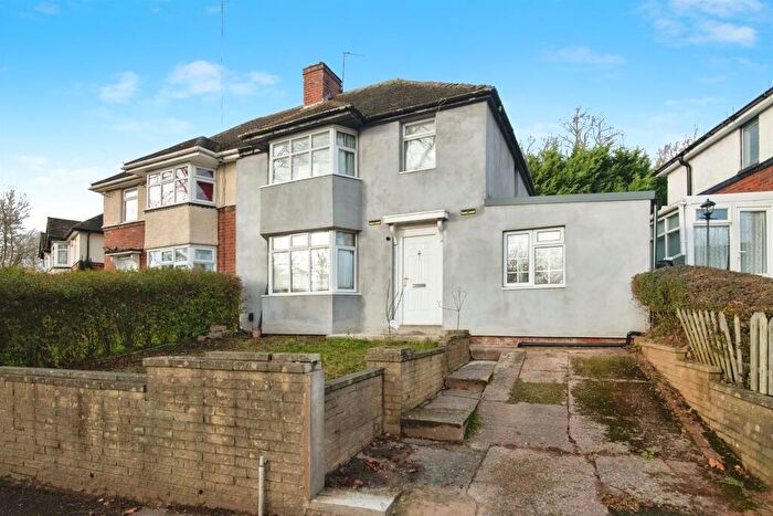 4 Bedroom Semi Detached House For Sale In Thimblemill Road, Smethwick, B67