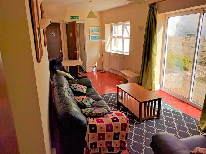6 Bedroom House To Rent In George Street, City Centre, Swansea, SA1