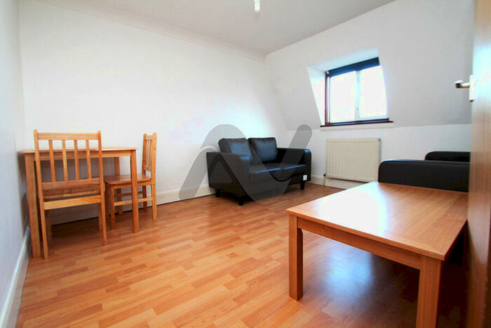 2 Bedroom Flat To Rent In Kentish Town Road, Camden Town, London, NW1