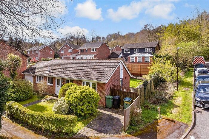 3 Bedroom Bungalow For Sale In Leybourne Close, Walderslade, Chatham, Kent, ME5