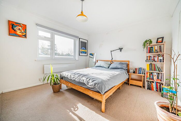 1 Bedroom Flat For Sale In Southcote Road, Reading, Berkshire, RG30