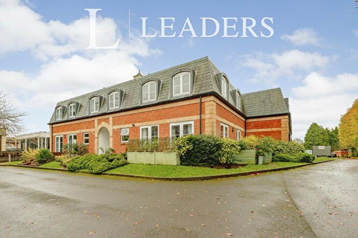 2 Bedroom Flat To Rent In The Pavilions, Turners Hill Road, Crawley, RH10