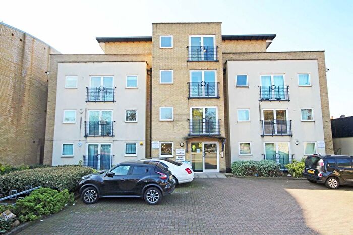 2 Bedroom Flat To Rent In Uxbridge Road, Acton, W3