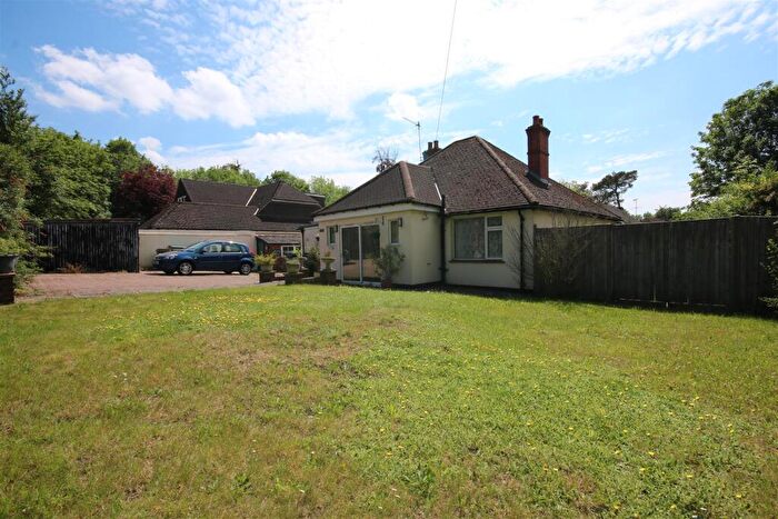3 Bedroom Detached Bungalow For Sale In Ermyn Way, Ashtead/leatherhead, KT22