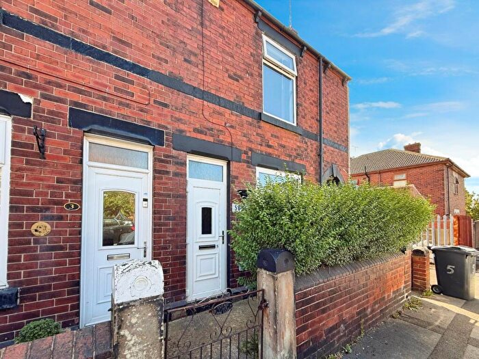 3 Bedroom End Of Terrace House To Rent In Oakdale Road, Rotherham, South Yorkshire, S61