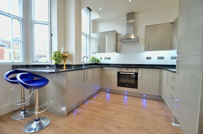 3 Bedroom Apartment To Rent In Wheeler Gate House, Wheeler Gate, NG1