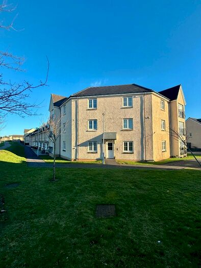 2 Bedroom Flat To Rent In Kenneth Place, Dunfermline, Fife, KY11