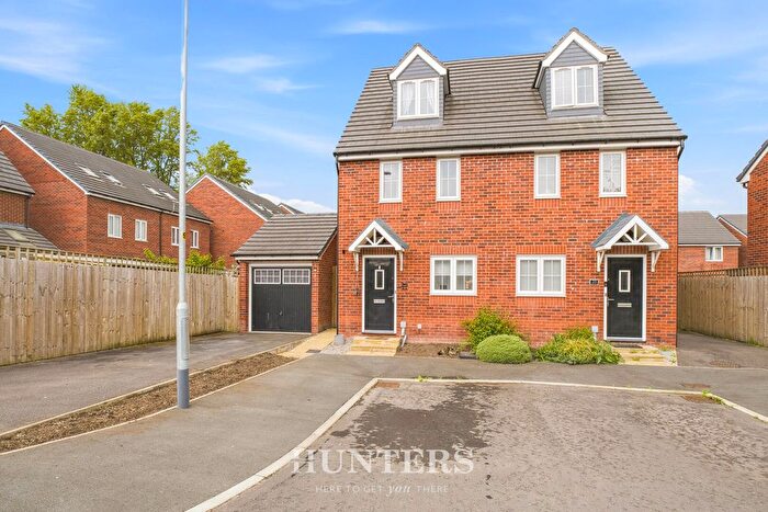 3 Bedroom Semi-Detached House For Sale In Cotton Lane, Middleton, Manchester, M24