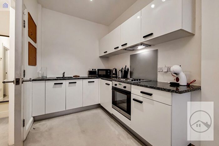 1 Bedroom Flat To Rent In Battersea Park Road, London, SW11