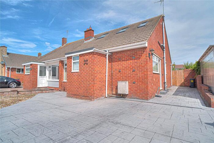 2 Bedroom Bungalow For Sale In Hackleton Rise, Swindon, Wiltshire, SN3