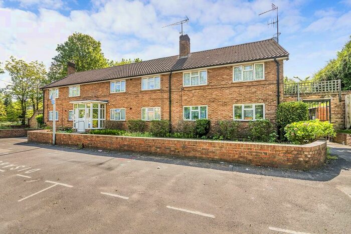 2 Bedroom Flat To Rent In Hilliers Lane, Croydon, CR0