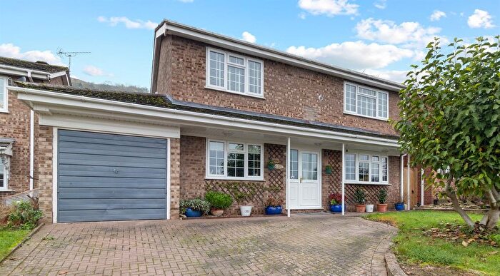 3 Bedroom Detached House For Sale In Lime Tree Avenue, Malvern, Worcestershire, WR14