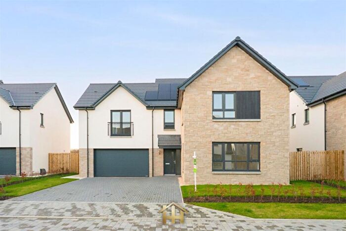 5 Bedroom Detached House For Sale In Strathgray Mews, Dundee, DD2