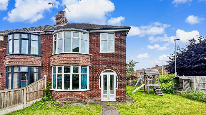 4 Bedroom Semi-Detached House For Sale In Scotter Road, Scunthorpe, DN15