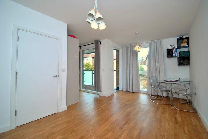 1 Bedroom Flat For Sale In Lennard Road, Croydon, CR0