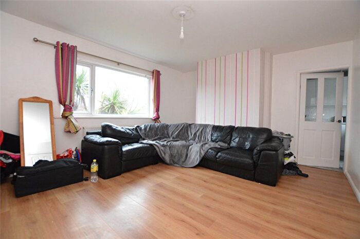 3 Bedroom Terraced House For Sale In Northfield Avenue, Rothwell, Leeds, West Yorkshire, LS26